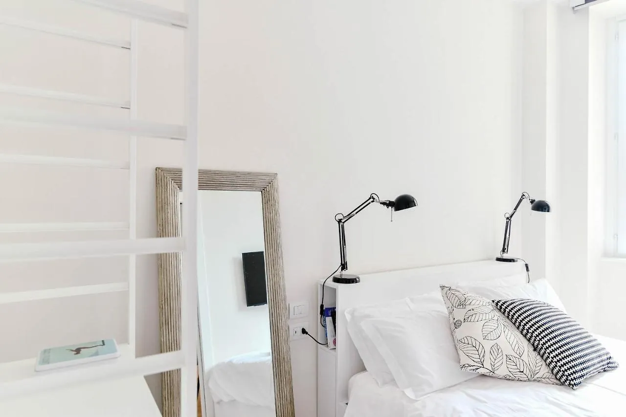 Cathedral Suite - The House Of Travelers Como Apartment