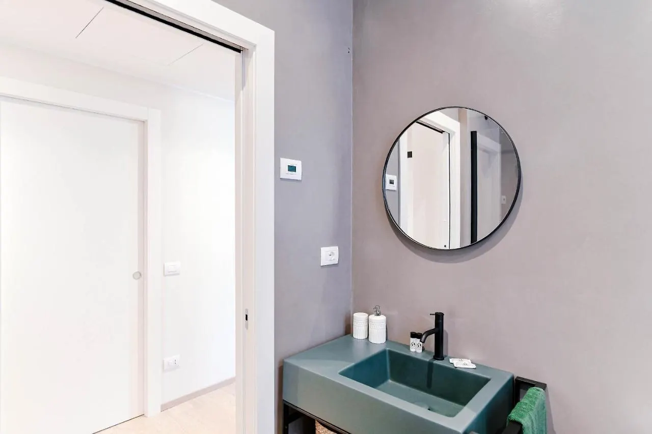 Apartment Cathedral Suite - The House Of Travelers Como