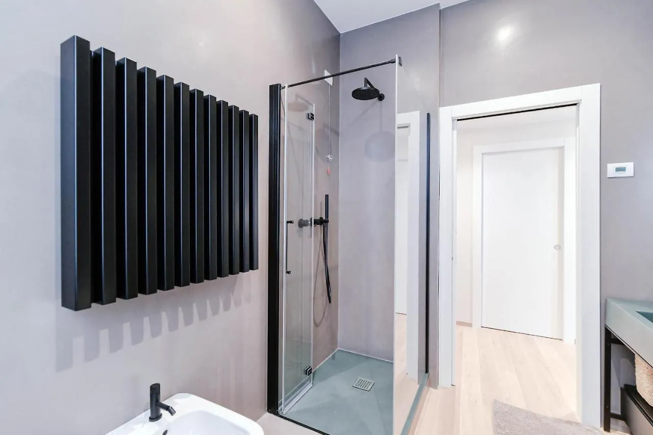 Cathedral Suite - The House Of Travelers Como Apartment